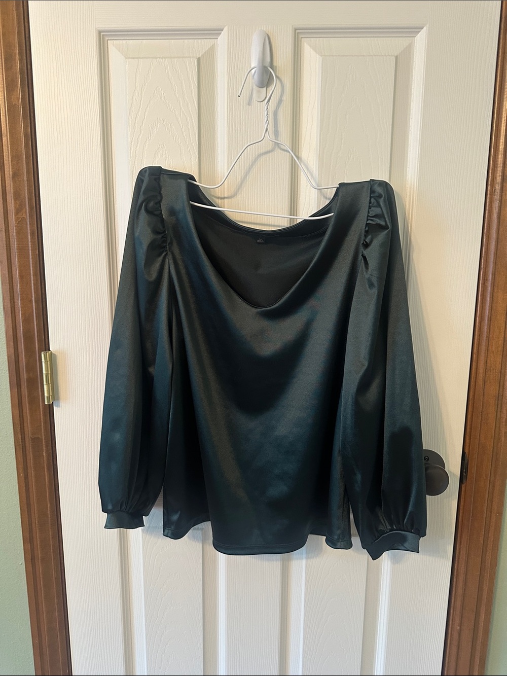 Satin Scoop Neck Long Sleeve Top - Green